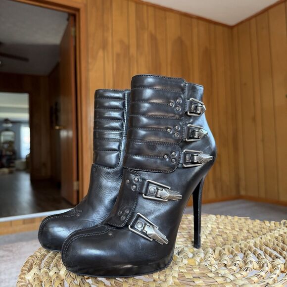 Alexander McQueen Shoes - Alexander McQueen Latch Ski Boots MSRP $1350 Black Leather Pumps EU 40 US 10